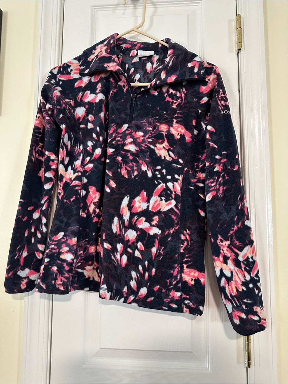 Columbia half zip size Small